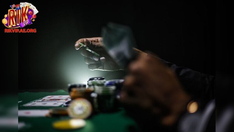 Kỹ năng dự đoán đối thủ và cách chơi bài sâm lốc hiệu quả